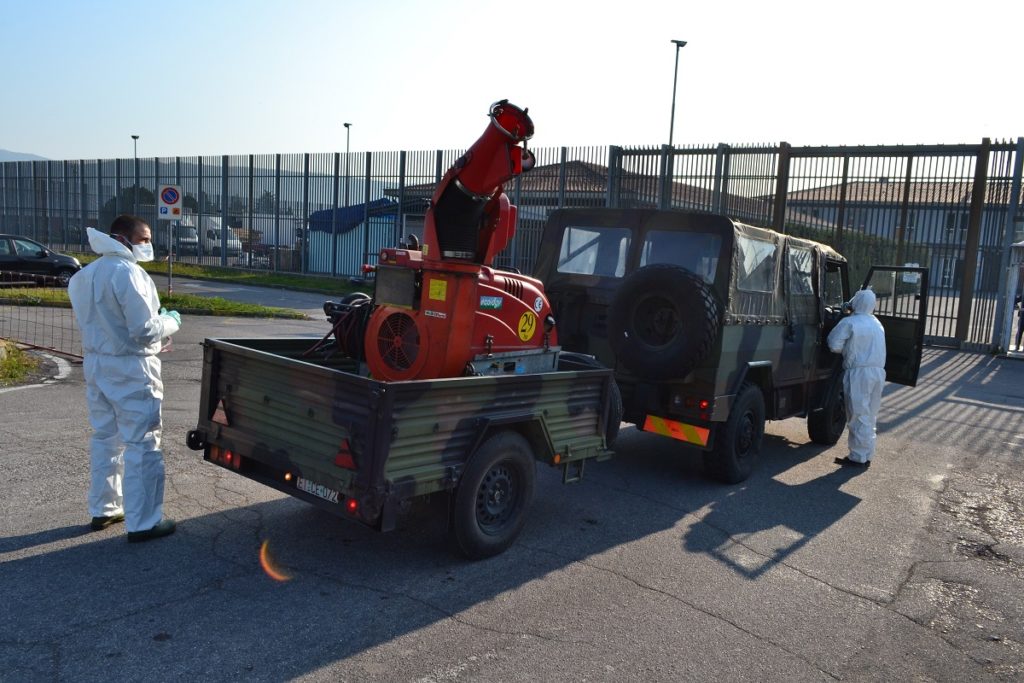 1.-Arrivo-del-Team-sanificazione-al-carcere-di-Montorio