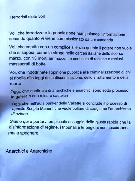 anarchici contro La Stampa volantino