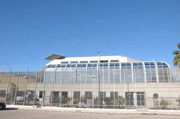 15245115aula-bunker