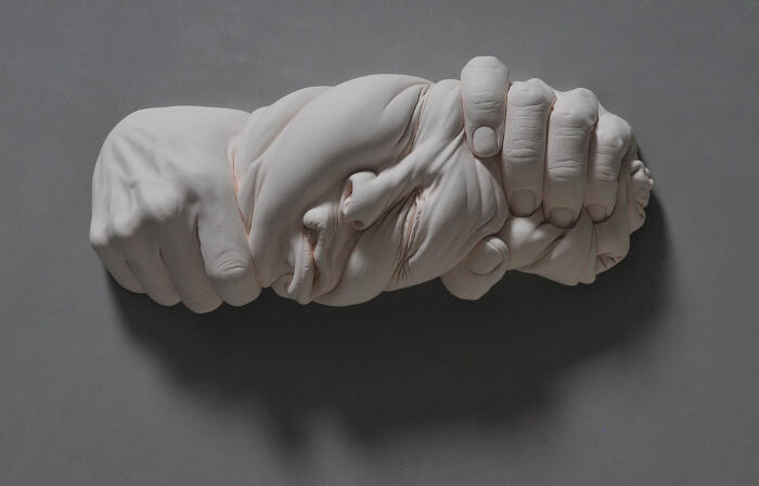 sculture-ceramica-ritratti-surreali-lucid-dream-johnson-tsang-06
