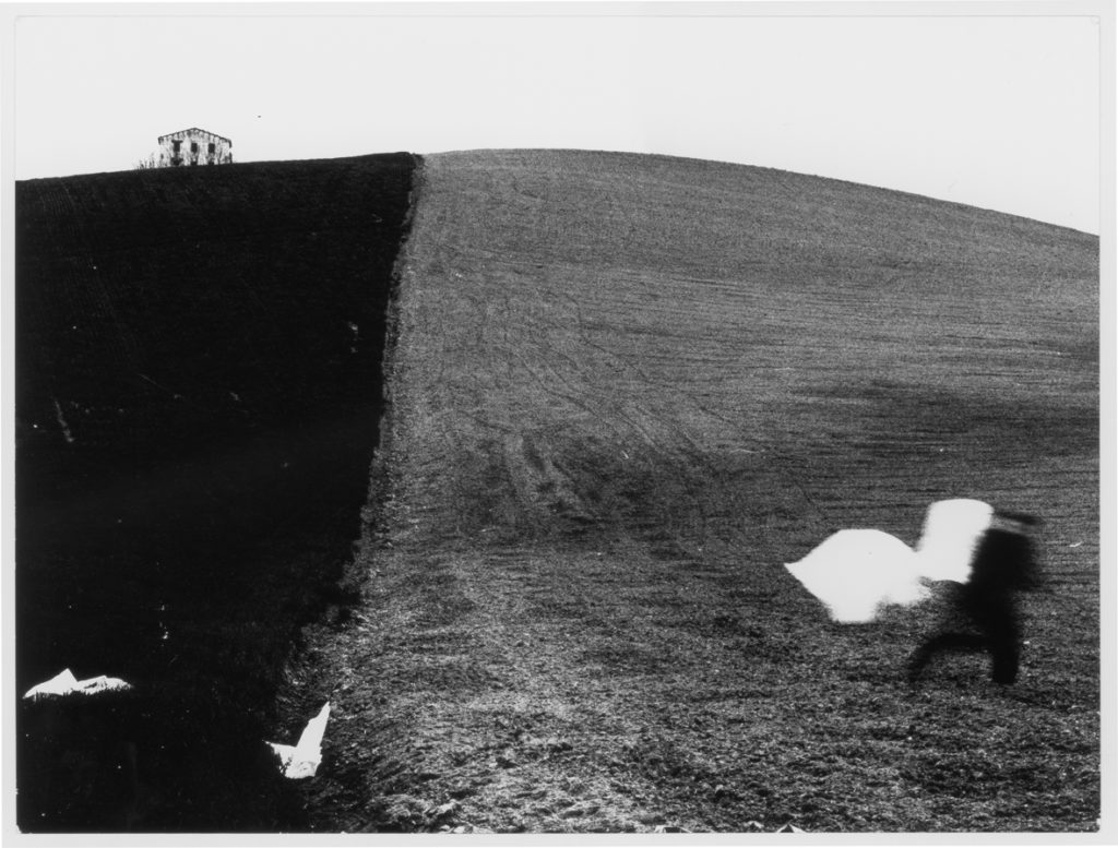 Mario-Giacomelli-da-Presa-di-coscienza-sulla-natura-1977-2000-Campagna-marchigiana-courtesy-Archivio-Mario-Giacomelli-Senigallia
