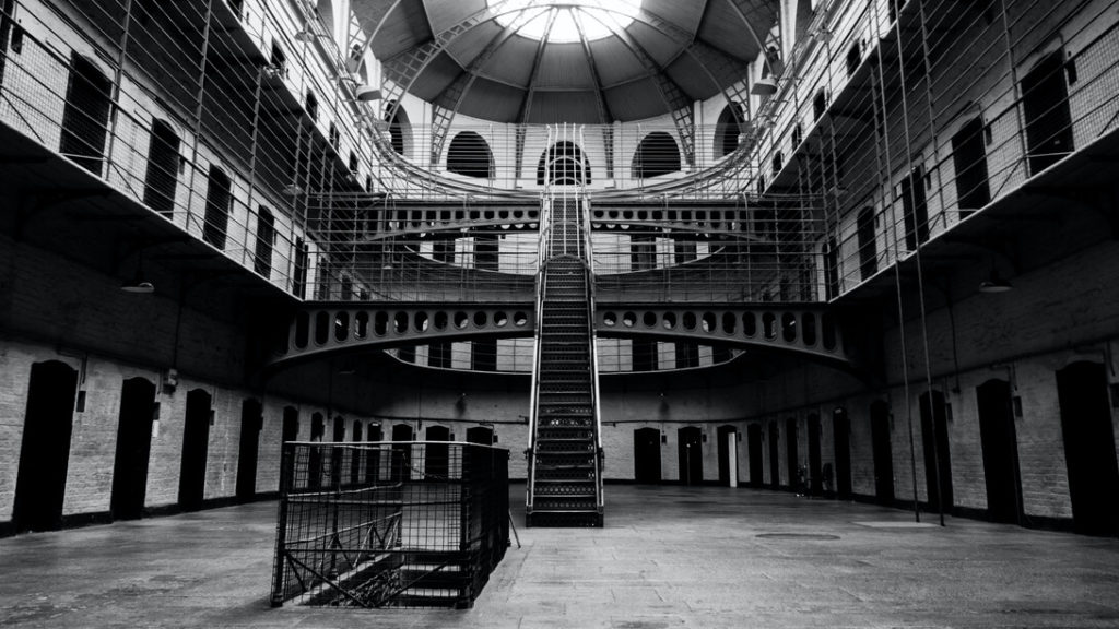 Le-carceri-vivono-una-grande-sofferenza