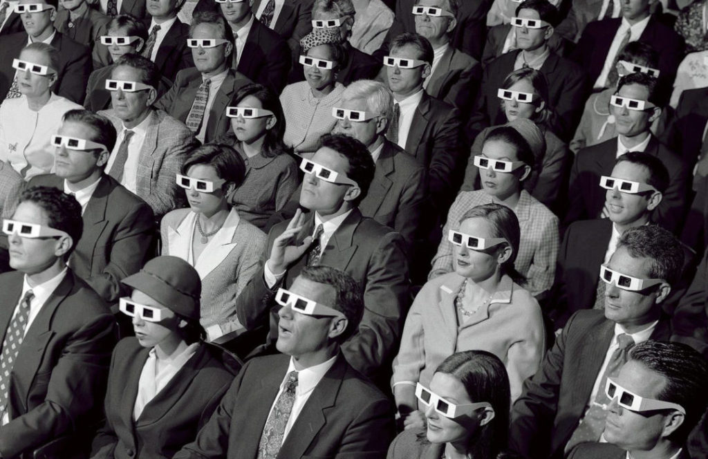 spectacle-1080x700