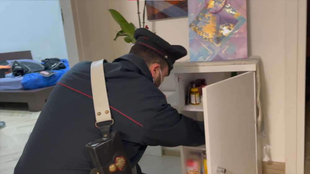 carabinieri-perquisizione-10