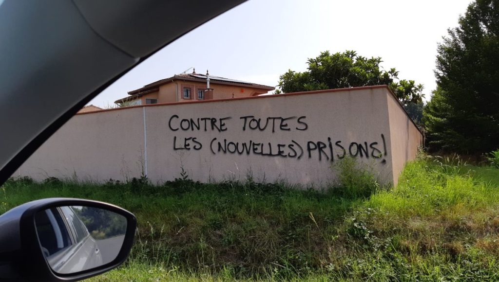 Contre les prisons